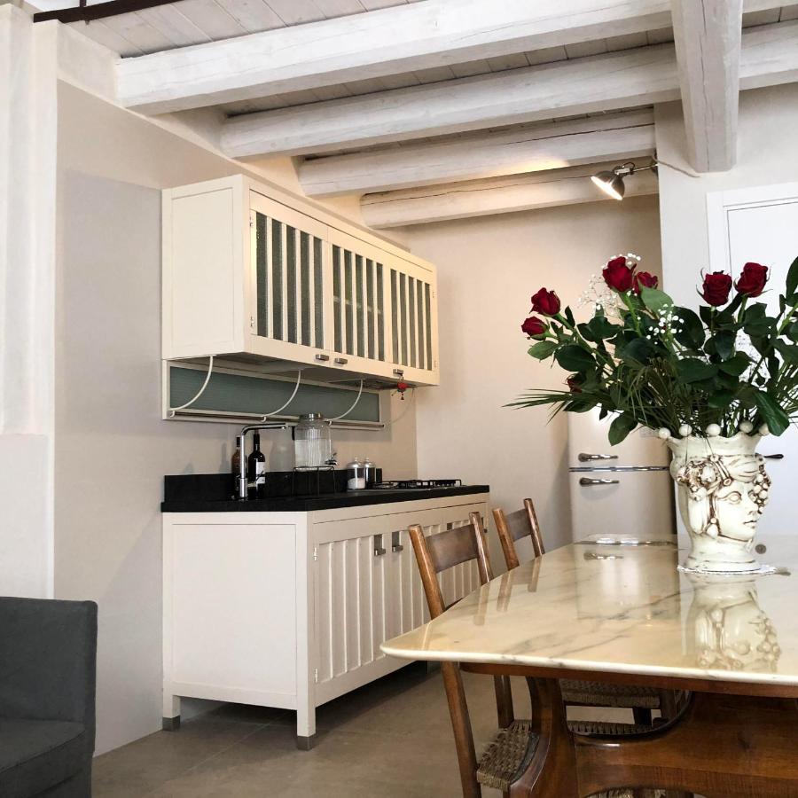Chicchi Di Melograno Bed & Breakfast Модика Екстериор снимка
