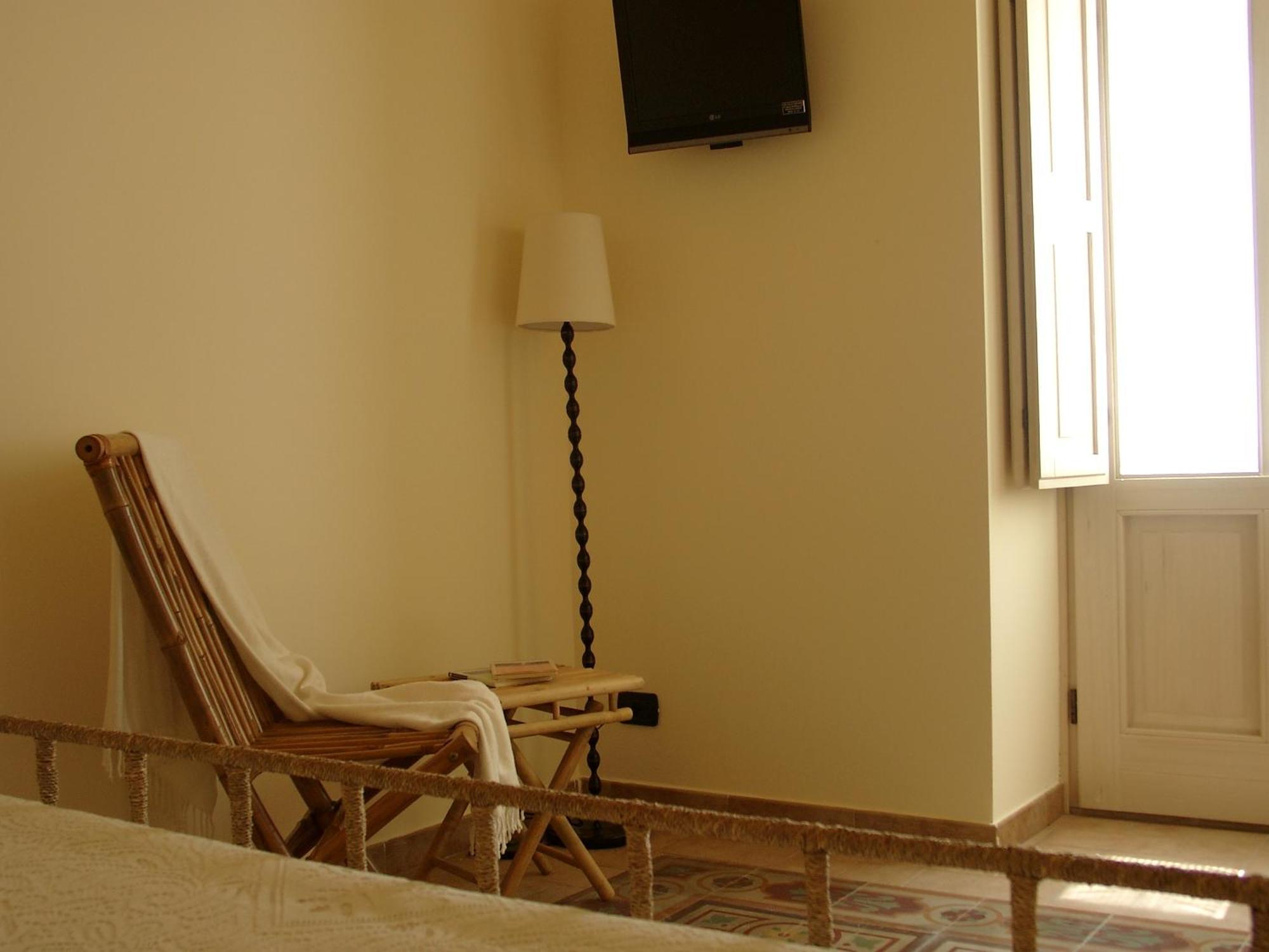 Chicchi Di Melograno Bed & Breakfast Модика Екстериор снимка